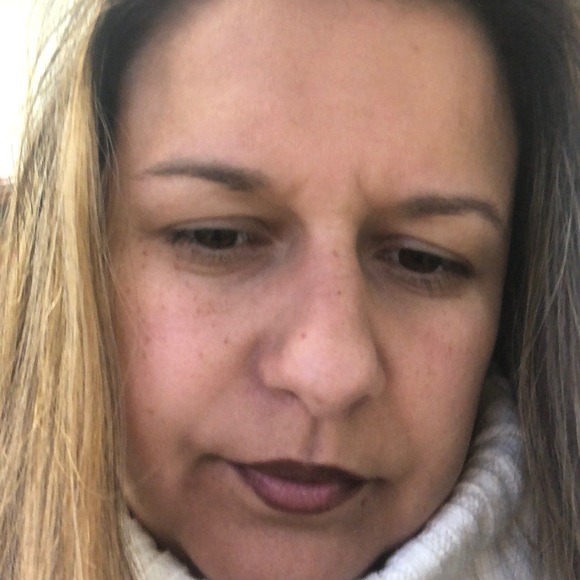 Meet your Posher, Beth - Picture 1 of 1